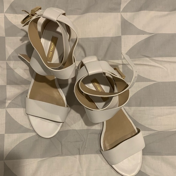 Michael Kors White leather ankle strap sandals - Picture 8 of 13
